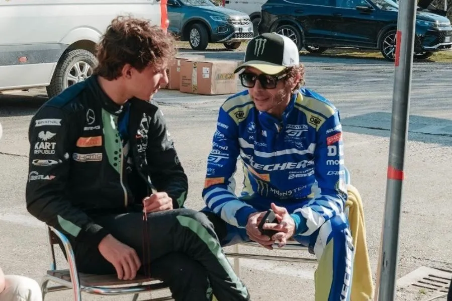 Antonelli y Rossi comparten entrenamientos en karting: mentoría entre generaciones