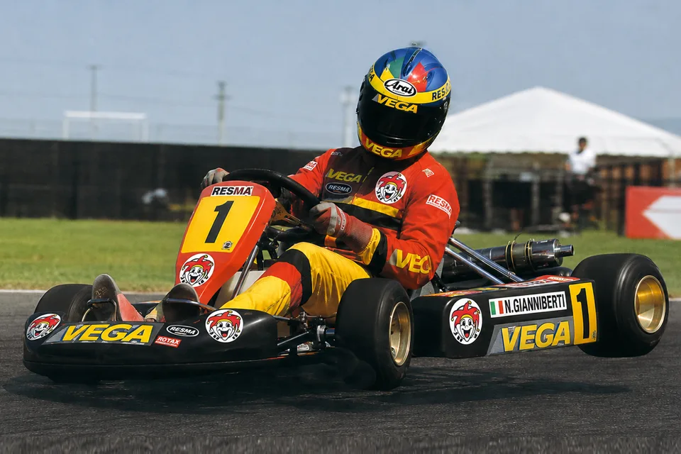 Nicola Gianniberti vuelve a las pistas: la leyenda del karting revive su historia