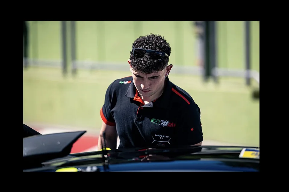 Mattia Bucci se prepara para la segunda etapa del Campeonato de Resistencia